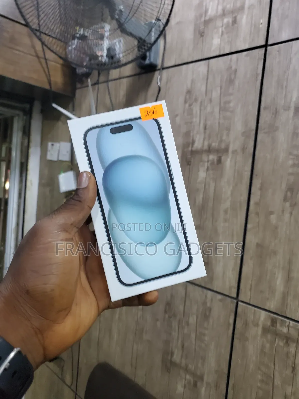 New Apple iPhone 15 256 GB Bronze