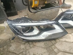 Head Lamp Volkswagen Tiguan 2013