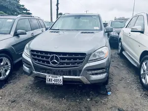 Photo - Mercedes-Benz M Class ML350 4MATIC 4dr SUV AWD (3.5L 6cyl 7A) 2015 Gray