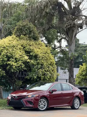 Toyota Camry XLE FWD (2.5L 4cyl 8AM) 2018 Red