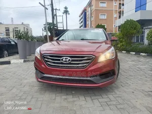 Hyundai Sonata Sport 2.0T Sedan FWD (2.0L 4cyl 6A) 2016 Red