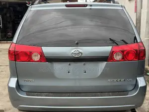 Toyota Sienna LE 2009 Blue