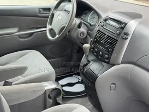 Toyota Sienna LE 2009 Blue