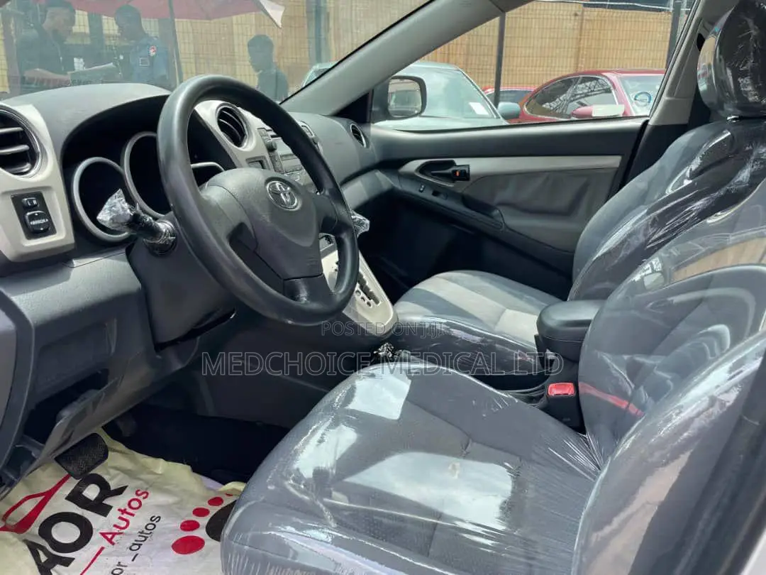 Toyota Matrix 2010 Silver