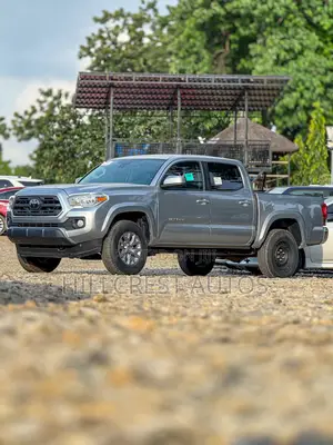 Toyota Tacoma 2018 Silver