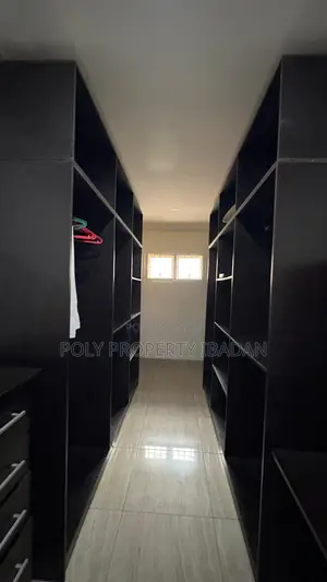 4 Bedroom Duplex Shortlet Agodi Gra