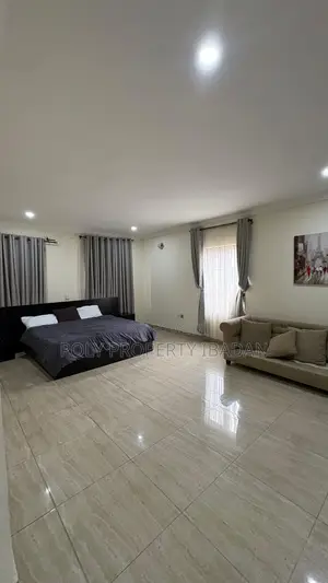 4 Bedroom Duplex Shortlet Agodi Gra