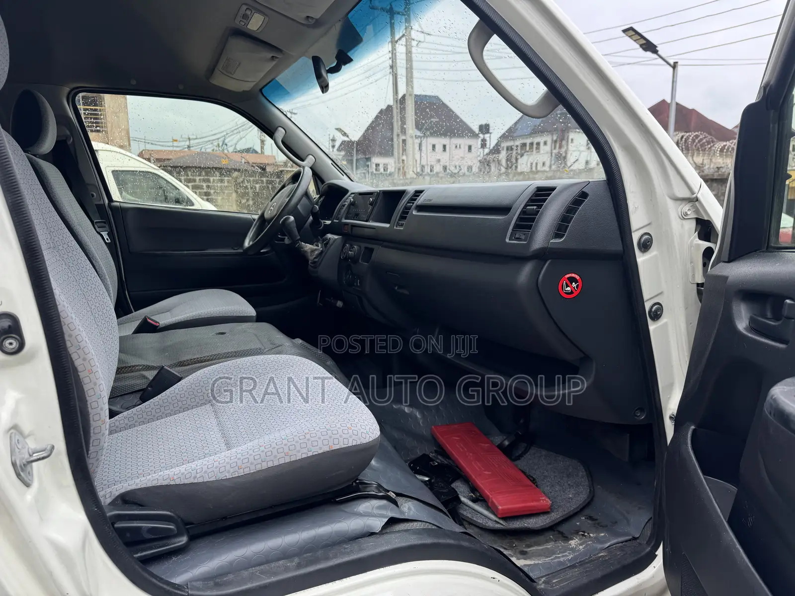 Toyota HiAce 2018 White