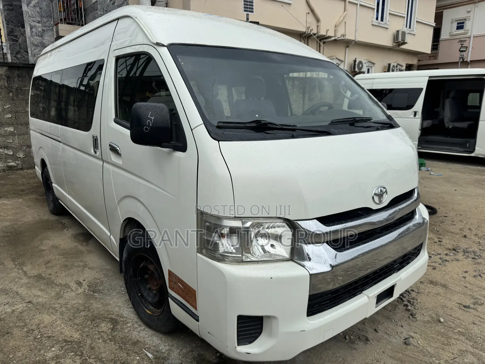 Toyota HiAce 2018 White