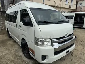 Toyota HiAce 2018 White