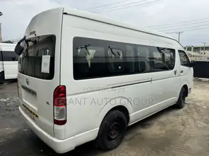 Toyota HiAce 2018 White