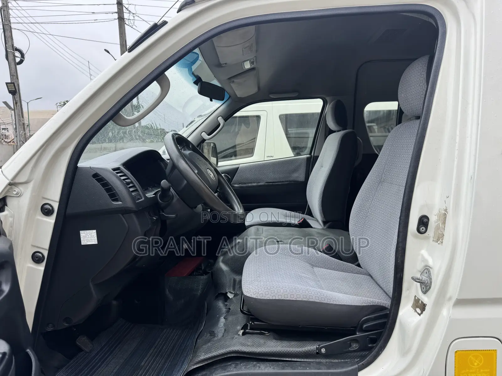 Toyota HiAce 2018 White