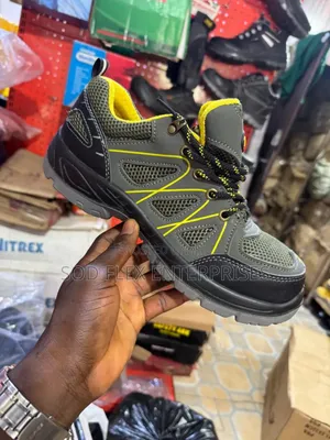 Photo - Guleisidun Heavy Duty Durable Safety Shoe