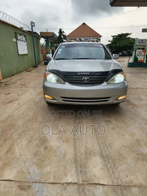 Photo - Toyota Camry 2005 Silver