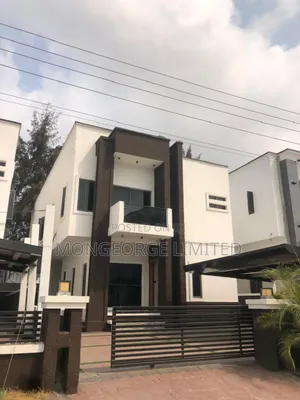 5bdrm Duplex in Ikota for sale