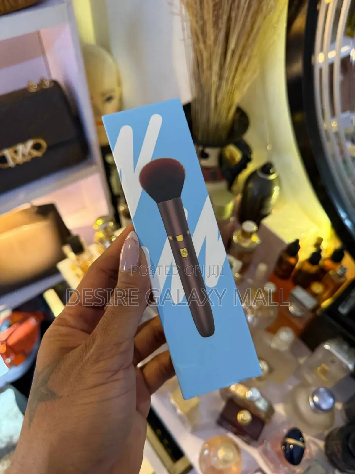 Makeup Brush Vibrator