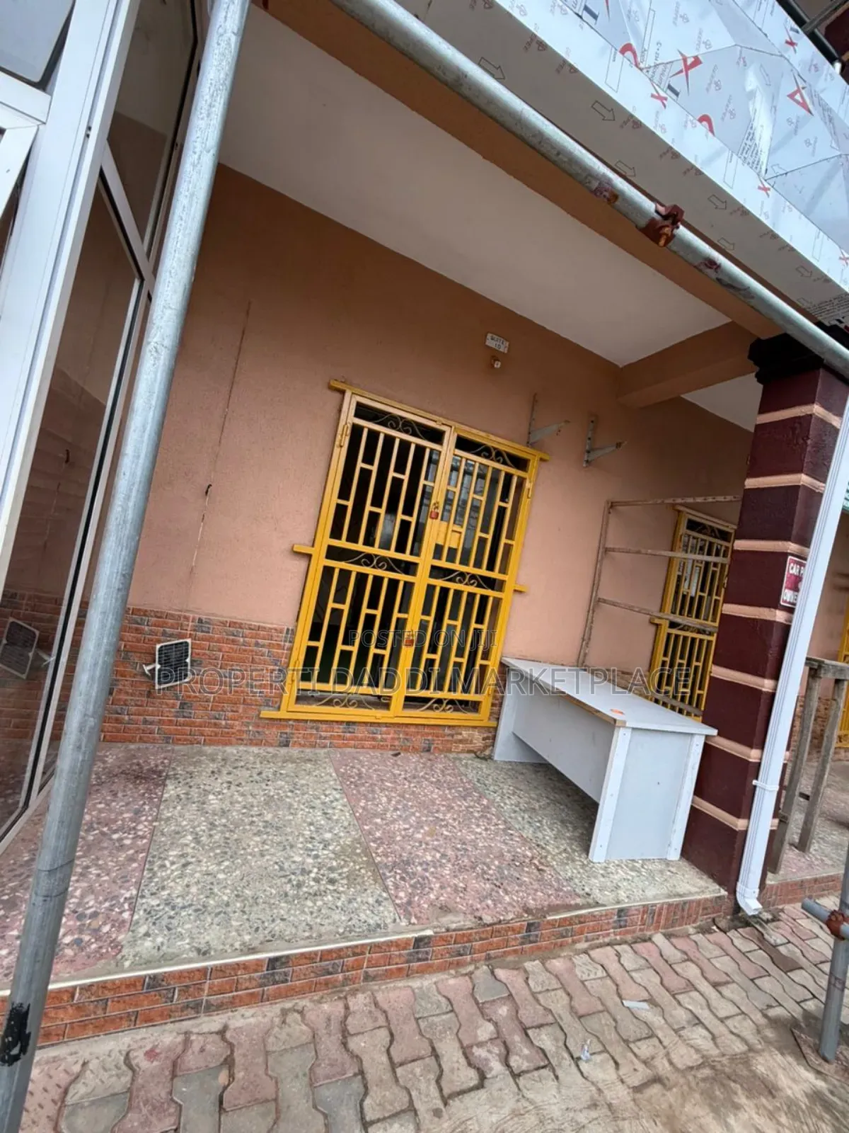 Office Space for Rent Facing a Major Road