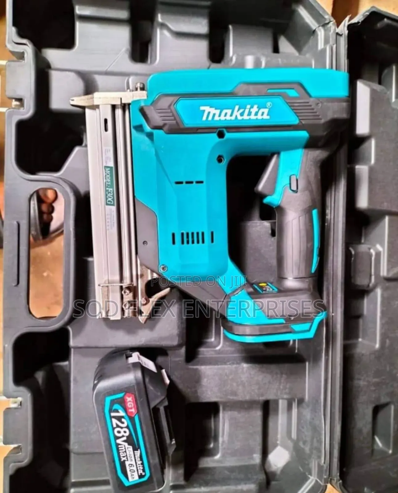 118v Makita Cordless Brad Nailer