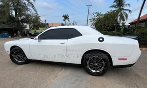 Dodge Challenger SXT RWD 2018 White