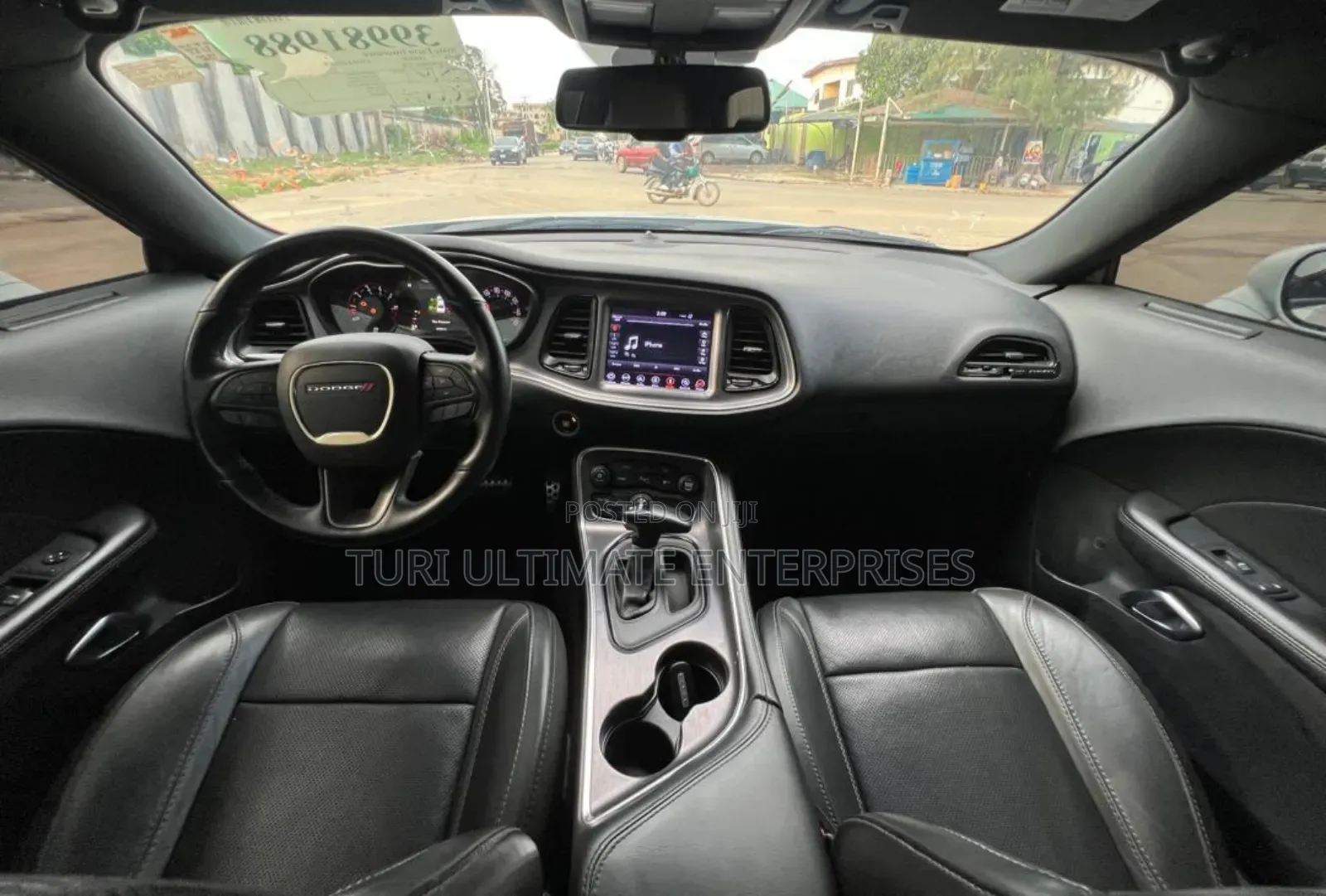Dodge Challenger SXT RWD 2018 White