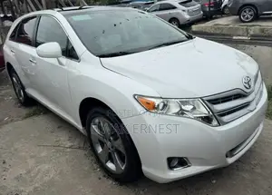 Toyota Venza V6 AWD 2011 White