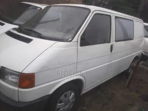 Volkswagen Transporter 2000 White