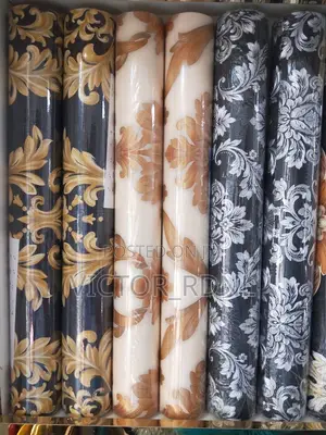 Original Royal Wallpapers