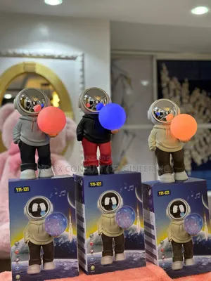La Astro 
Moon Light German Astronauts