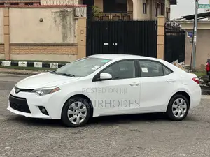 Toyota Corolla LE 4dr Sedan (1.8L 4cyl CVT) 2014 White