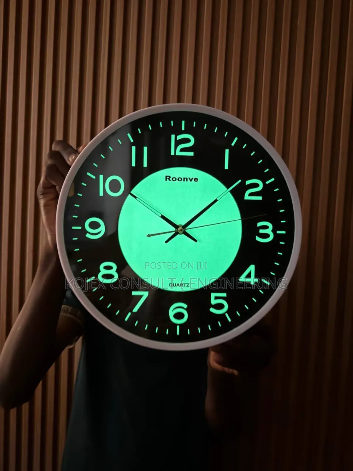 Glow in the Dark Wallclock Perfect Wall Decor