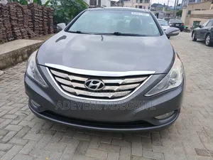 Photo - Hyundai Sonata 2012 Gray