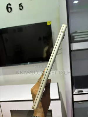 Laptop Apple MacBook Air 2022 M2 8GB Apple M2 SSD 256GB