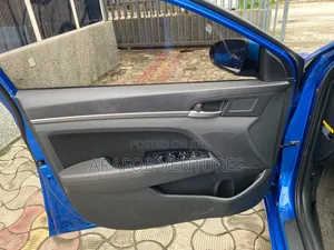 Hyundai Elantra 2018 Blue