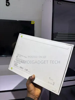New Laptop Apple MacBook Pro 2024 M4 14-Inch 24GB Apple M4 SSD 1T