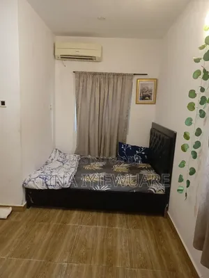 Shortlet a Room Self in a Flat