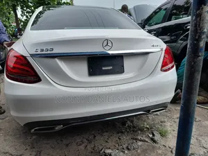 Mercedes-Benz C300 2017 White