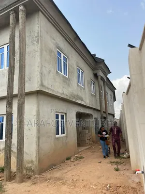 Photo - 8bdrm House in Ado-Odo/Ota for sale