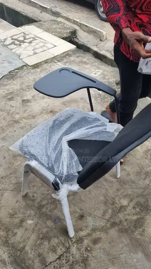 4 Leg Chair With Writing Pad