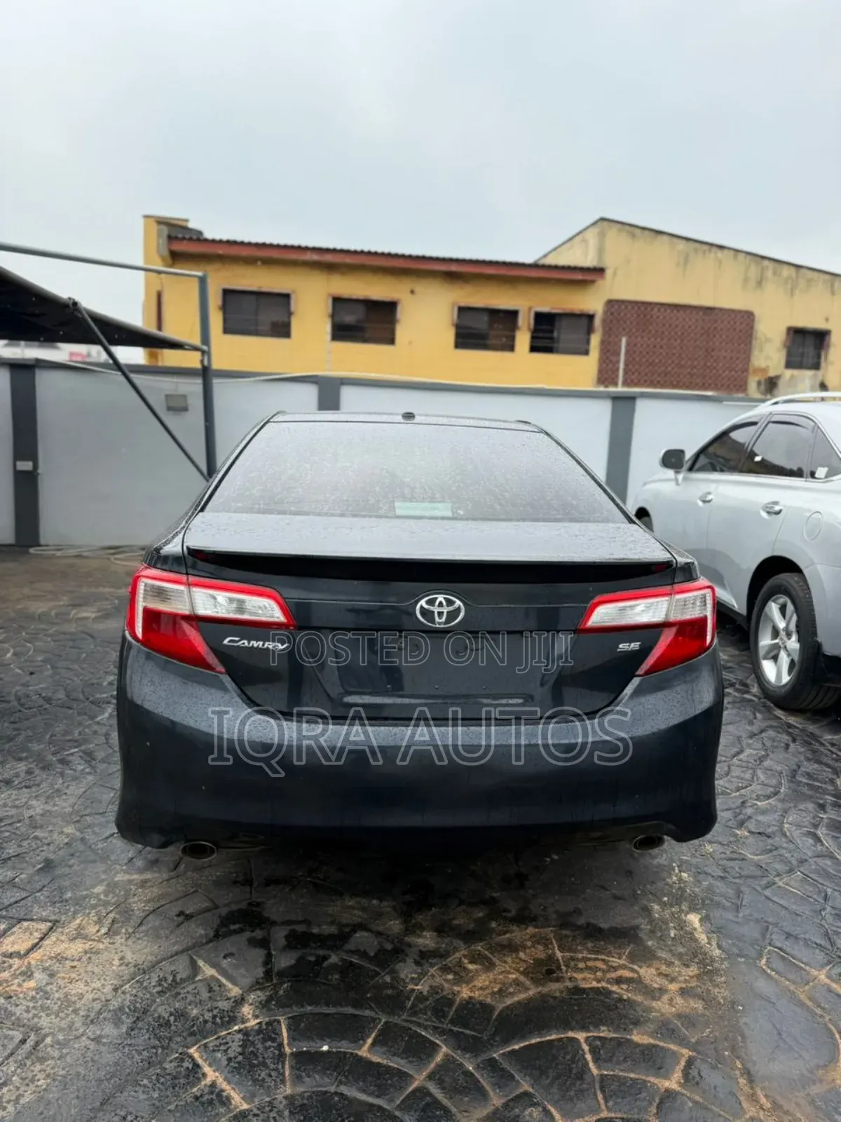 Toyota Camry SE V6 4dr Sedan (3.5L 6cyl 6A) 2013 Matt Black