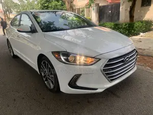 Hyundai Elantra Limited Sedan FWD (2.0L 4cyl 6A) 2017 White