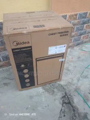 Midea 142 L Freezer W/ Adjustable Legs