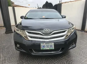 Photo - Toyota Venza AWD 2011 Gray