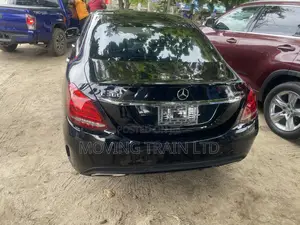 Mercedes-Benz C300 2015 Black