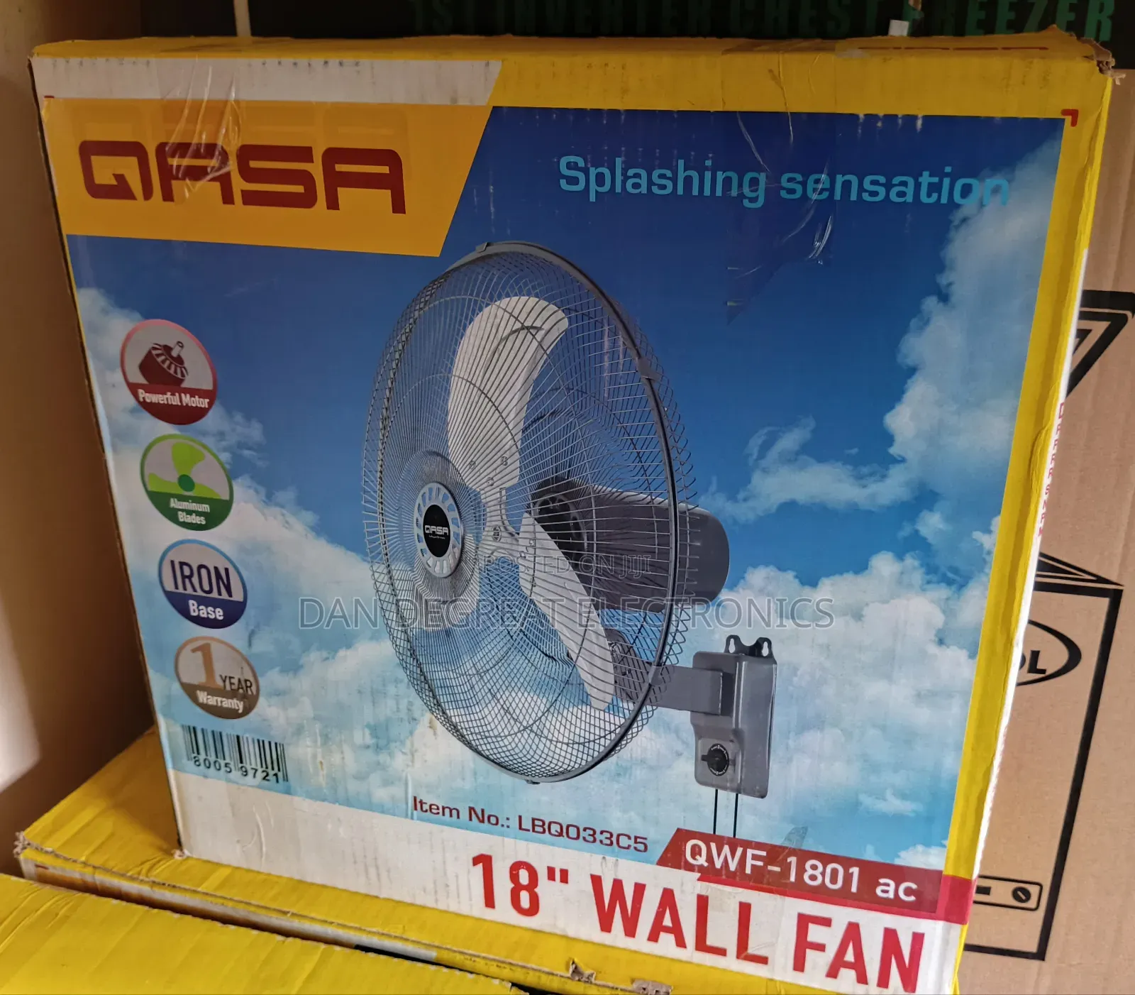 Qasa 18" Wall Mount Fan