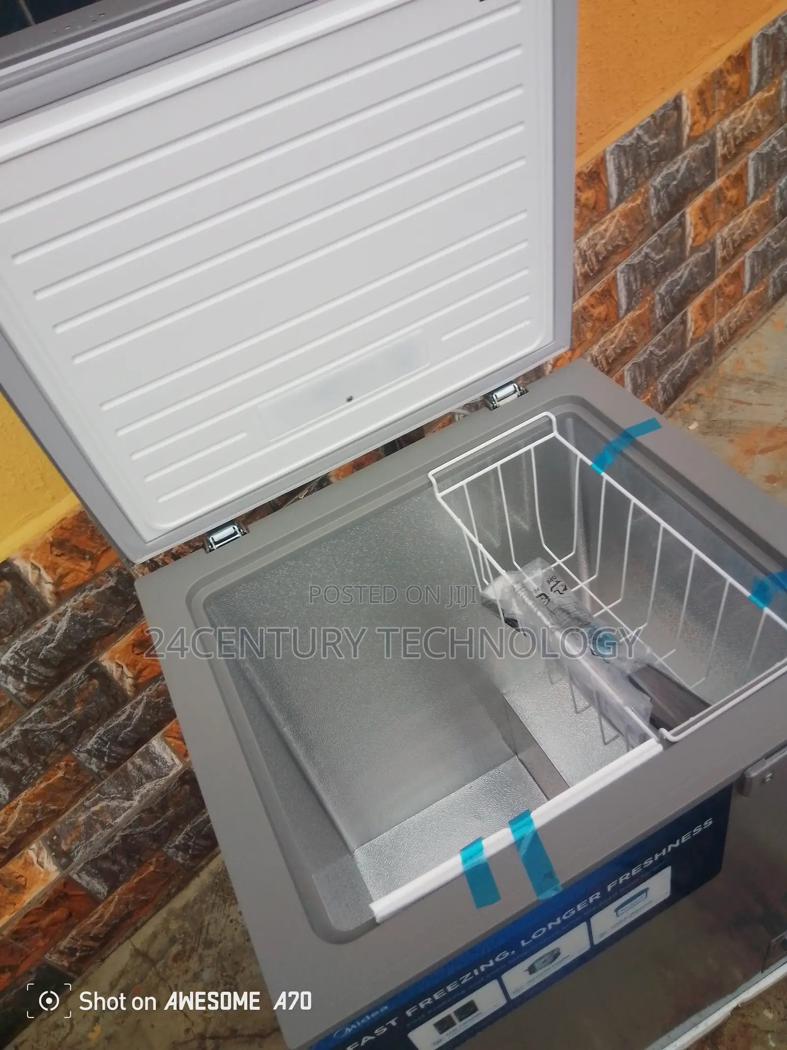 Midea Chest Freezer 142 L Space-Saver