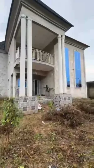 6bdrm Duplex in Benin City for sale