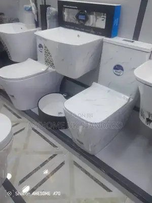 England Executive Square Toilet Seat With Hanging Hand Basin