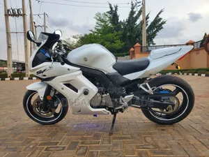Suzuki SFV650 2014 White