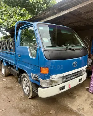 Photo - Toyota Dyna 150 New Model Face Rigid Truck