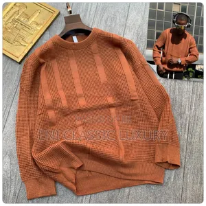 Photo - 💯 Quality Luxury Cargo Sweatop Well Branded